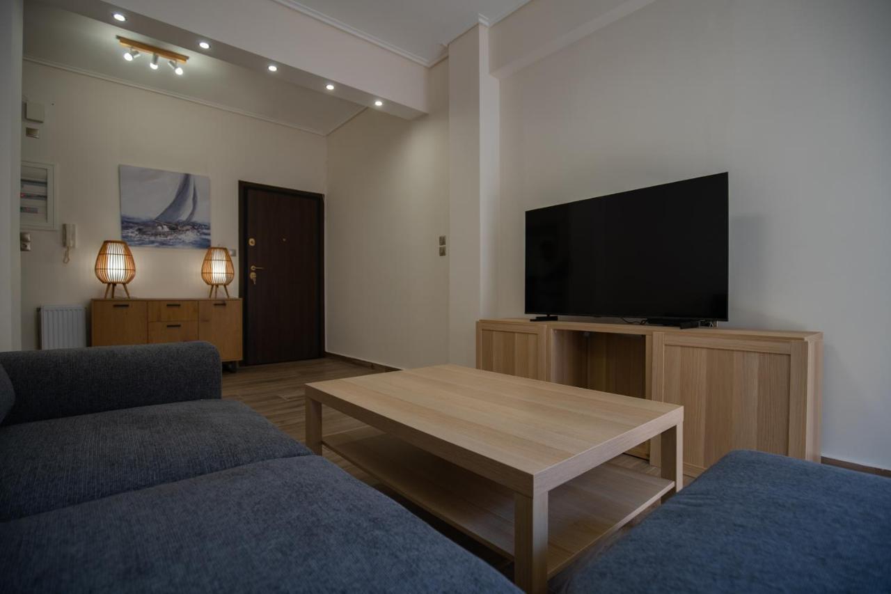Max Blue Apartment, A Stay Like No Other Piräus Exterior foto