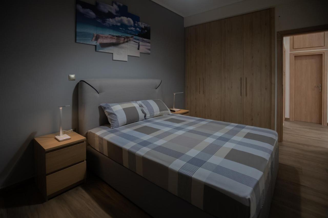 Max Blue Apartment, A Stay Like No Other Piräus Exterior foto