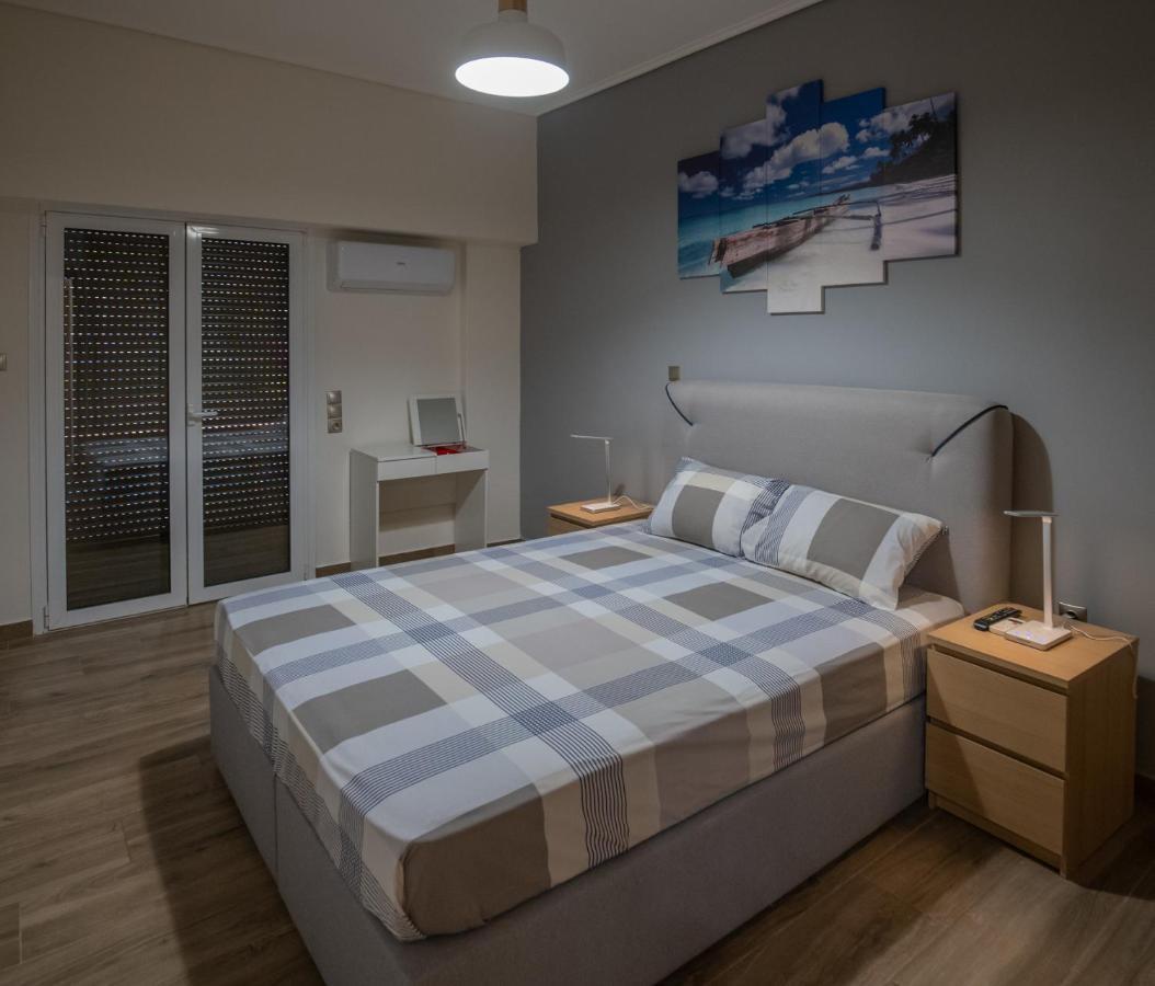 Max Blue Apartment, A Stay Like No Other Piräus Exterior foto